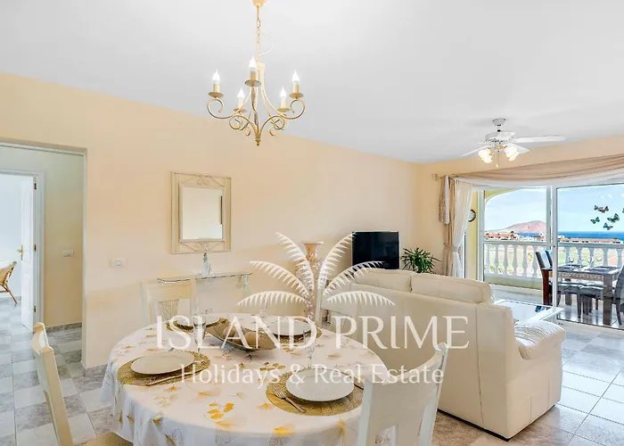 Stunning Golf & Sea Views With Heated Pool Ogg106