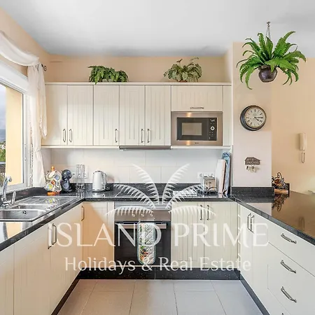 Stunning Golf & Sea Views With Heated Pool Ogg106