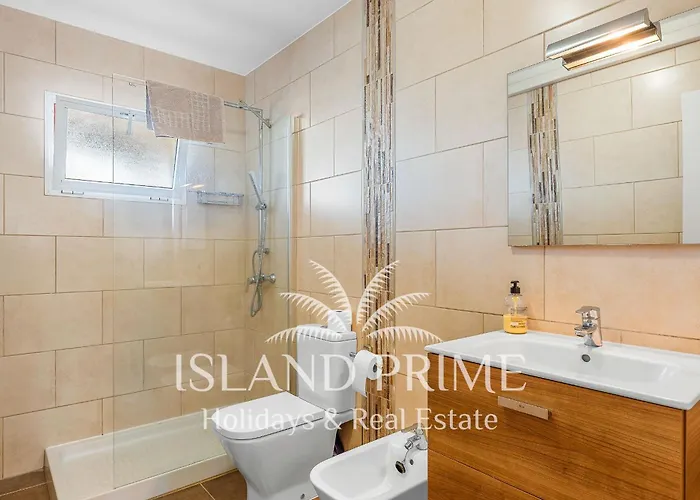 Lägenhet Stunning Golf & Sea Views With Heated Pool Ogg106